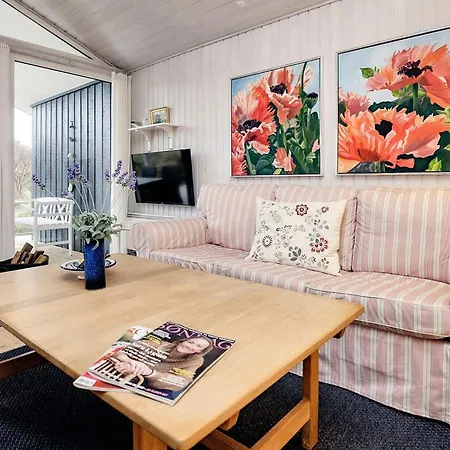 Holiday home Lxx *