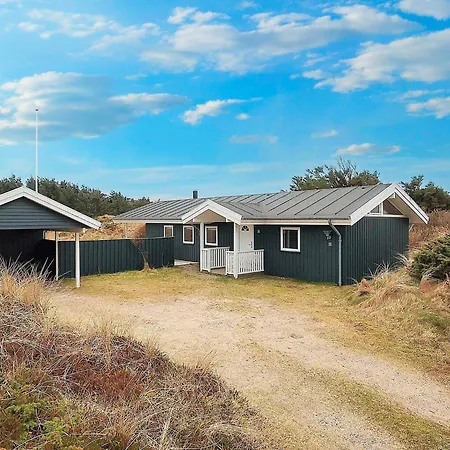Lxx Holiday home *